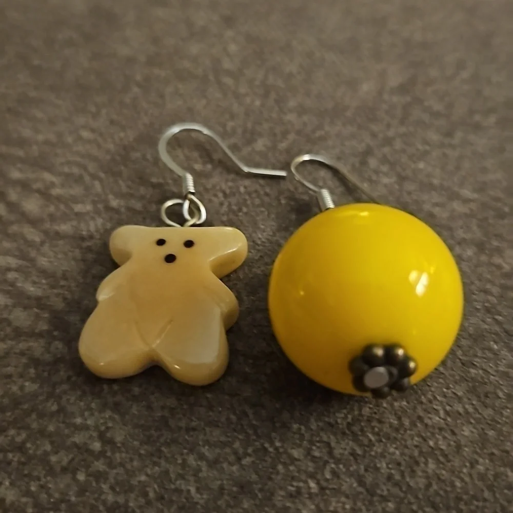 VTG Mismatched Yellow Gumball Teddy Bear Kidcore Dangle Hook Earrings